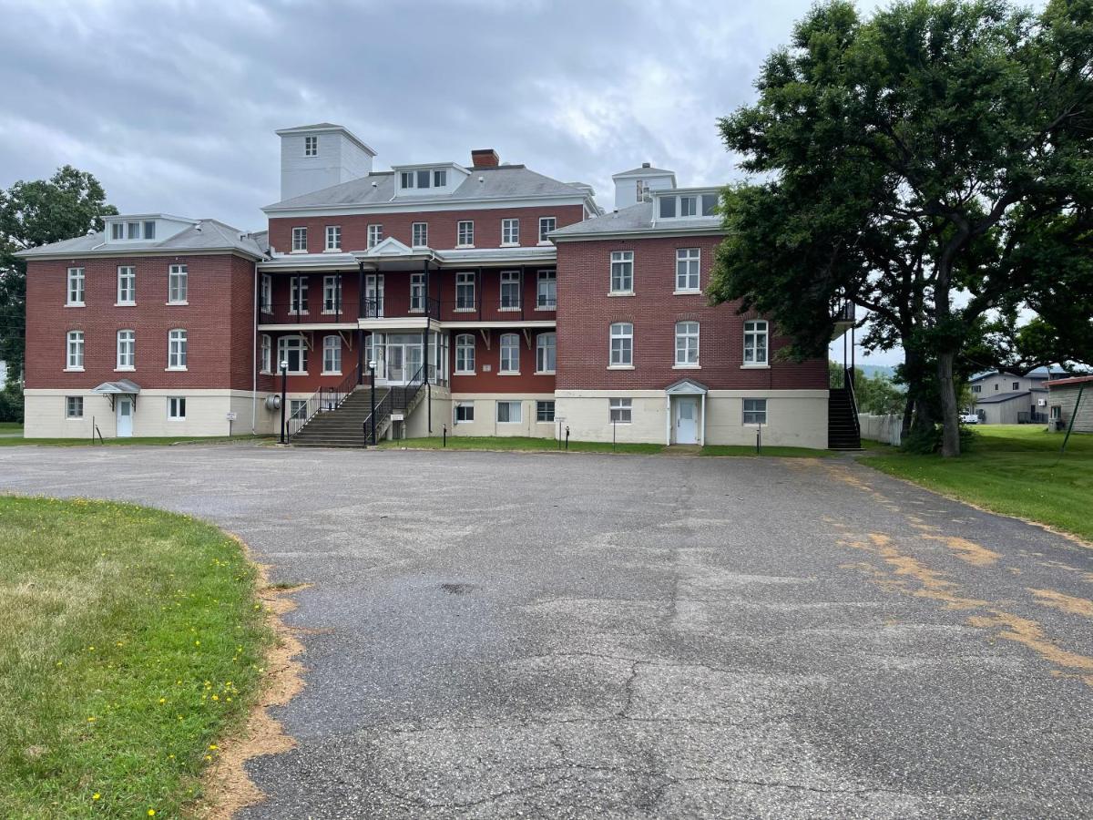 Ferienwohnung Le Couvent Sainte Anne-des-Chênes Exterior foto